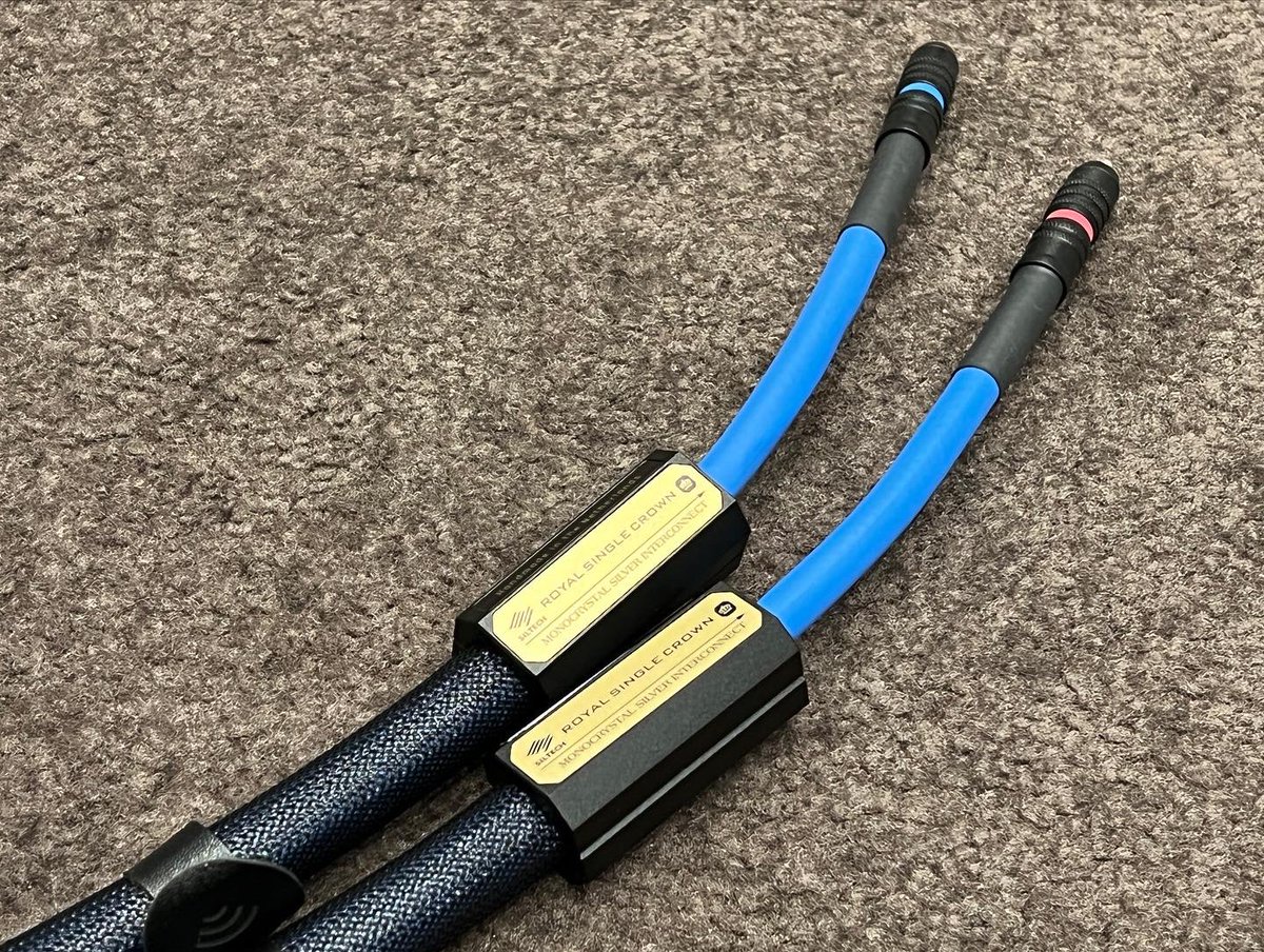 Absolute_Hi_End's tweet photo. All new Siltech Royal Crown range of cables debut in Australia at Class A Audio
Single Crown, Double Crown and Triple Crown
#siltechcables #siltechroyalcrown #siltechsinglecrown https://t.co/bdDZlANFho