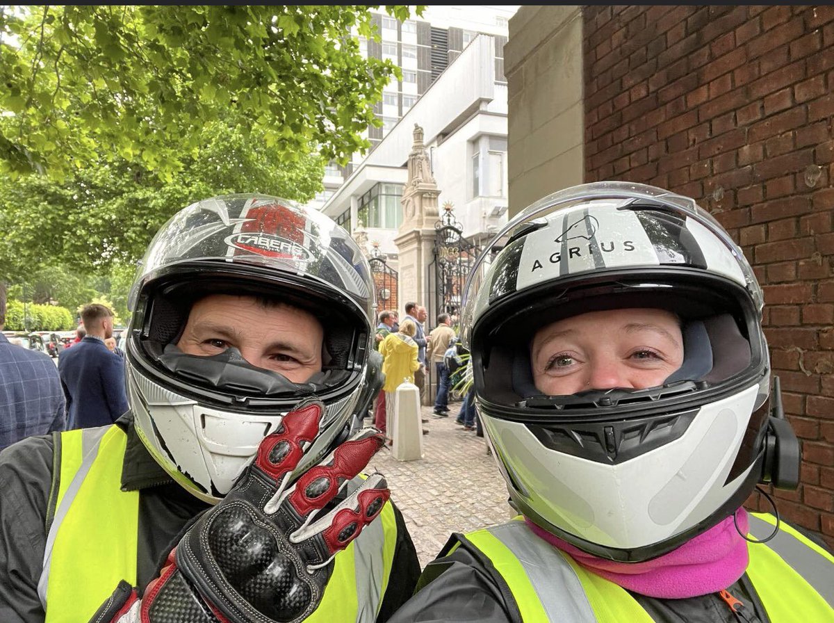 They made it <a href="/HomeOfCricket/">Lord's Cricket Ground</a> 👏👏👏next stop <a href="/surreycricket/">Surrey Cricket</a> and we have reached the £1000. justgiving.com/crowdfunding/l… <a href="/bbctms/">Test Match Special</a> <a href="/SkyCricket/">Sky Sports Cricket</a>