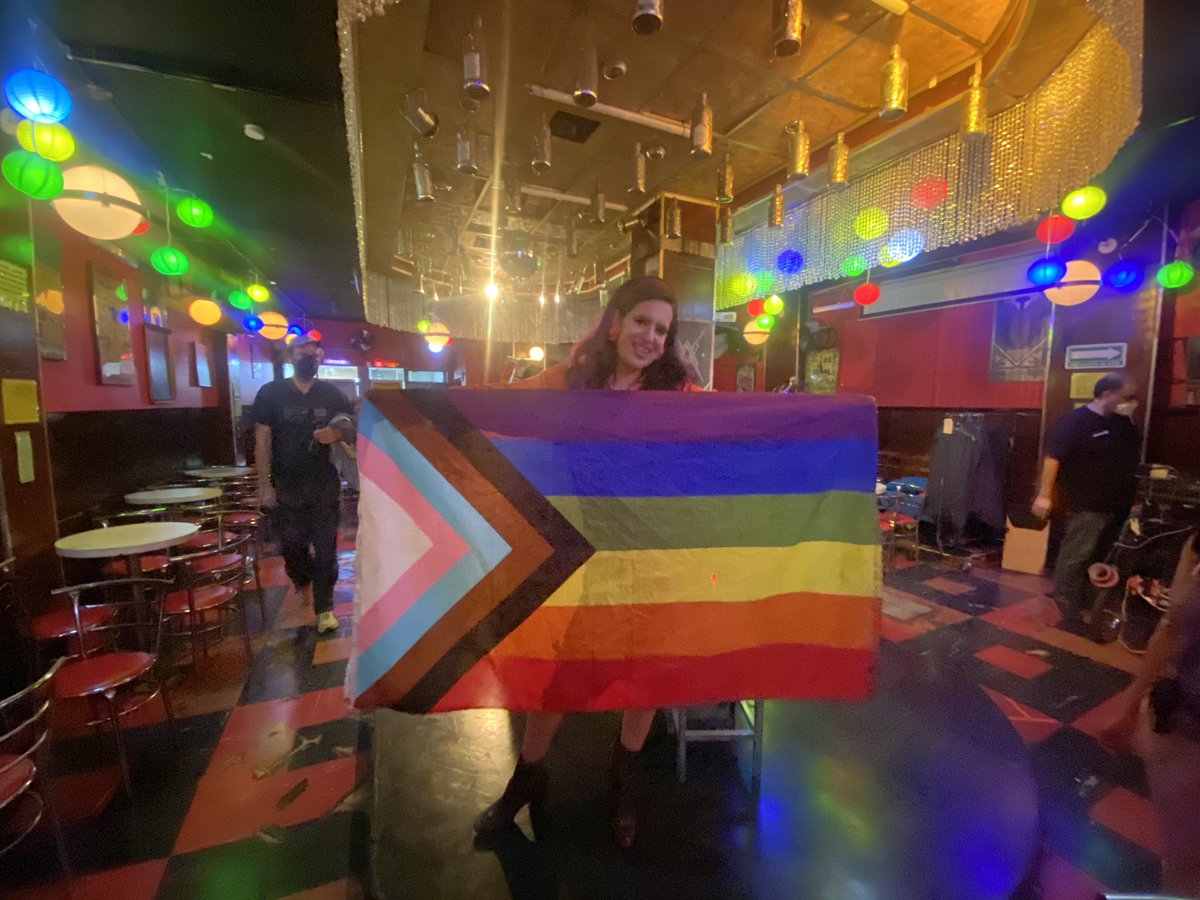 La Tía Sonrisas / Rainbow Pride 🏳️‍⚧️ 🌈 tweet media