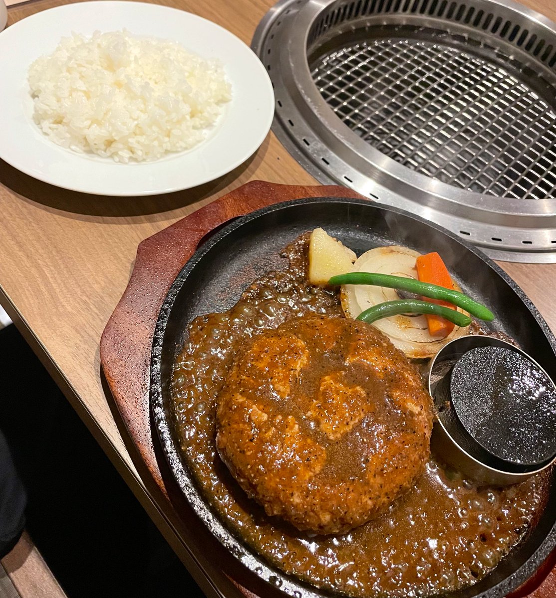 100%ビーフのハンバーグ