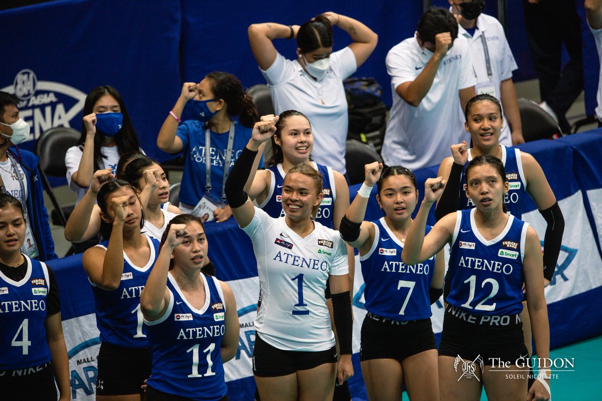 Kris_TheGUIDON's tweet image. Banking on two straight wins, the Ateneo Blue Eagles will clash with the Adamson University (AdU) Lady Falcons today at 6:30 pm, as they seek for a spot in the Final Four.
#UAAPVolleyball
@TheGUIDONSports 
Photo credit: Soleil Nicolette