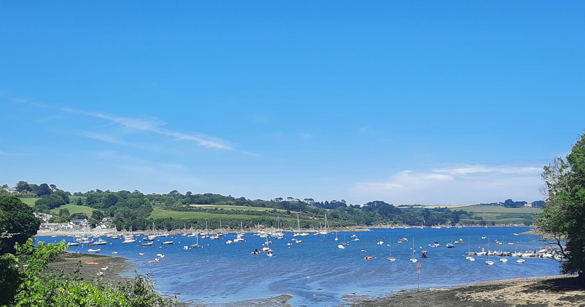 HayleyPincott's tweet photo. Just got home from a lovely family getaway in Mullion. 

#Family #familytime #halfterm #Mullion #Cornwall #Sunny #Cider #MoreCider https://t.co/BHARlPRqs5