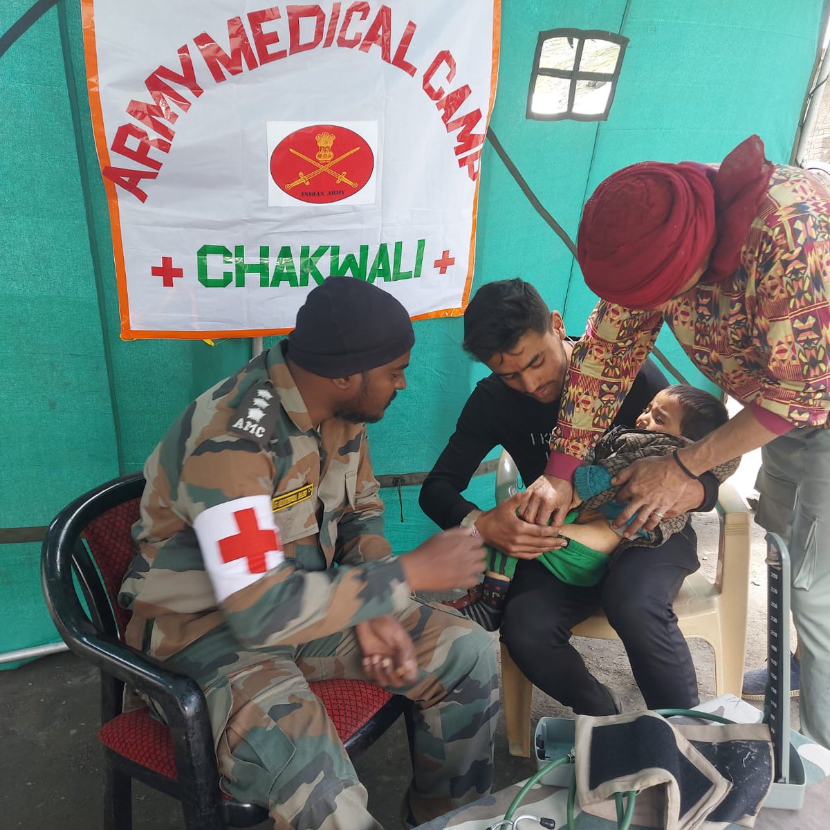 GhatakPlatoon47's tweet photo. Indian Army at Baduab provided succour to the patients suffering with medical afflictions at villages of Chakwali and Abdulahan. #HealthForAll @ChinarcorpsIA @gijojoseph1982 @guptapranil @LoneSulaiman786 @danishnaseer414 https://t.co/wYgqHlmdNG
