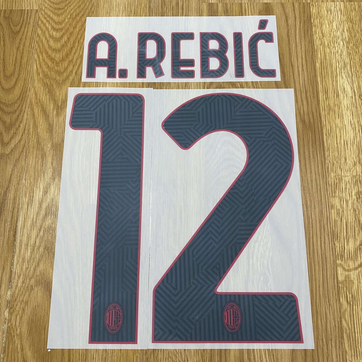f00tballmaniac's tweet photo. #JOR8
Nameset AC Milan Away 2021/2022
A. Rebic #12
Original
Player Size
Made by Stillscreen https://t.co/XIaSZz9zny