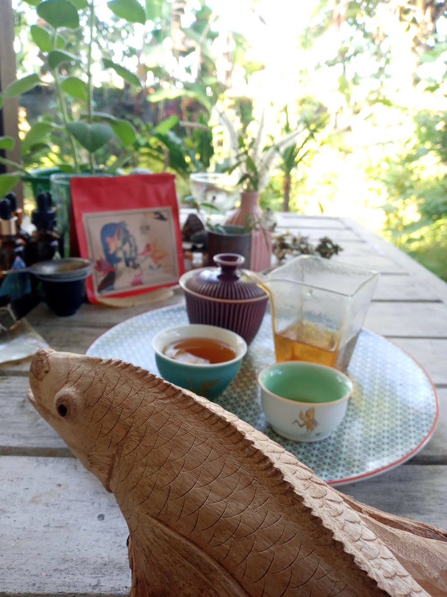 itokashi's tweet photo. The fish is created by woodcarver who teaches me right before my eyes! And I'm just trying to make more 3d scales on it:-) 

#Bali #woodcarving #fish https://t.co/sS6pE76Ryn