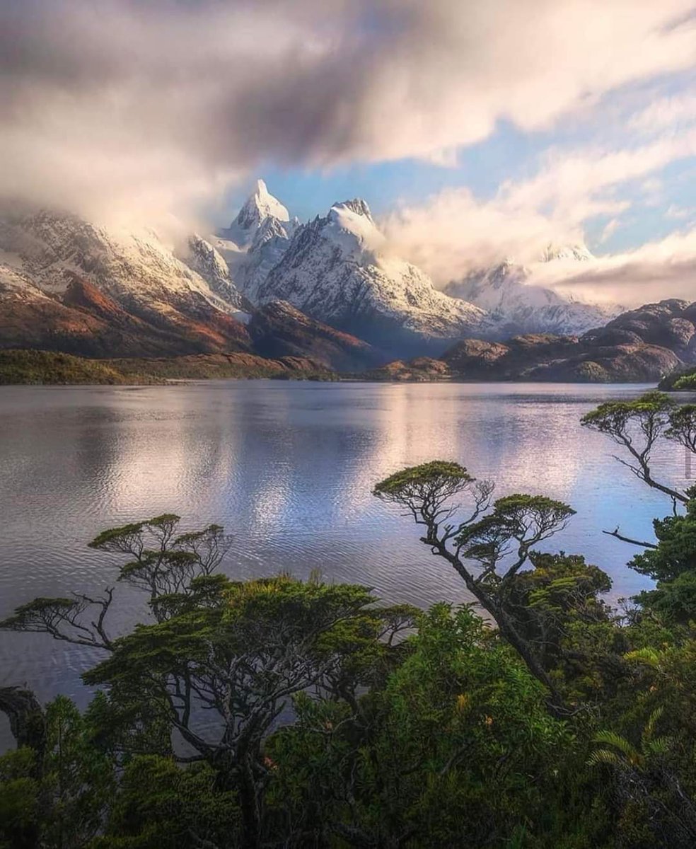 TouchOfTravel's tweet photo. Patagonia 🏔

📍 Chile 🇨🇱 
📷 Unknown
.
#vacation #NaturePhotography #travel #travelphotography #Chile #getaway #alittletouchoftravel https://t.co/yImSJH4zoS
