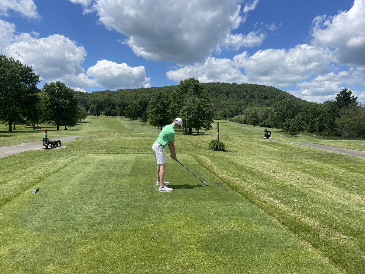 Prepping for states at Mark Twain golf course in Elmira, NY. Michael Wolski and Cole Jones repping section 6 and Lancaster! ⛳️