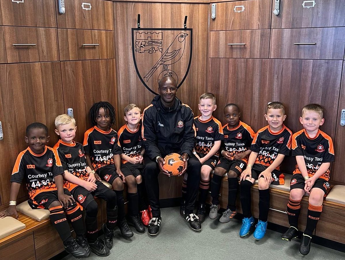 Coach Killy and his U7 team doing the academy proud! 🧡