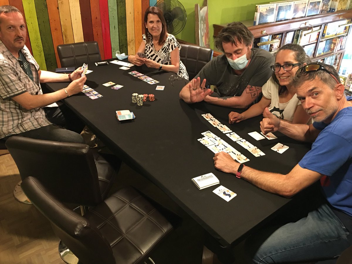cuartodejuegos's tweet photo. Probando las nuevas carteritas de @SaltPeppergames
#Films 🎬🎥🍿 #Infranqueable 🧗♀️🏔 #ElValledelaMuerte 🏜🌵 https://t.co/9qX5zm4oMA