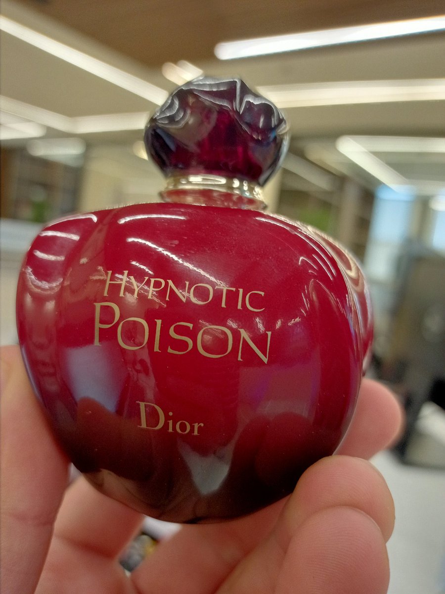 🟢 هناك #عطور لا تفقد بريقها وجمالها مهما مرّت السنين لأنها صنعت لتبقى صامدة وخالدة في التاريخ بجودة...