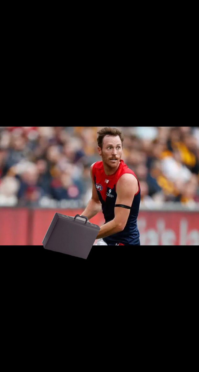 JuliePower1984's tweet photo. Anyone else think Mitch Brown looks like the guy that does your tax return rather than an AFL player.. or just me 🤔 #AFLfantasy https://t.co/IxQQINMmZ2