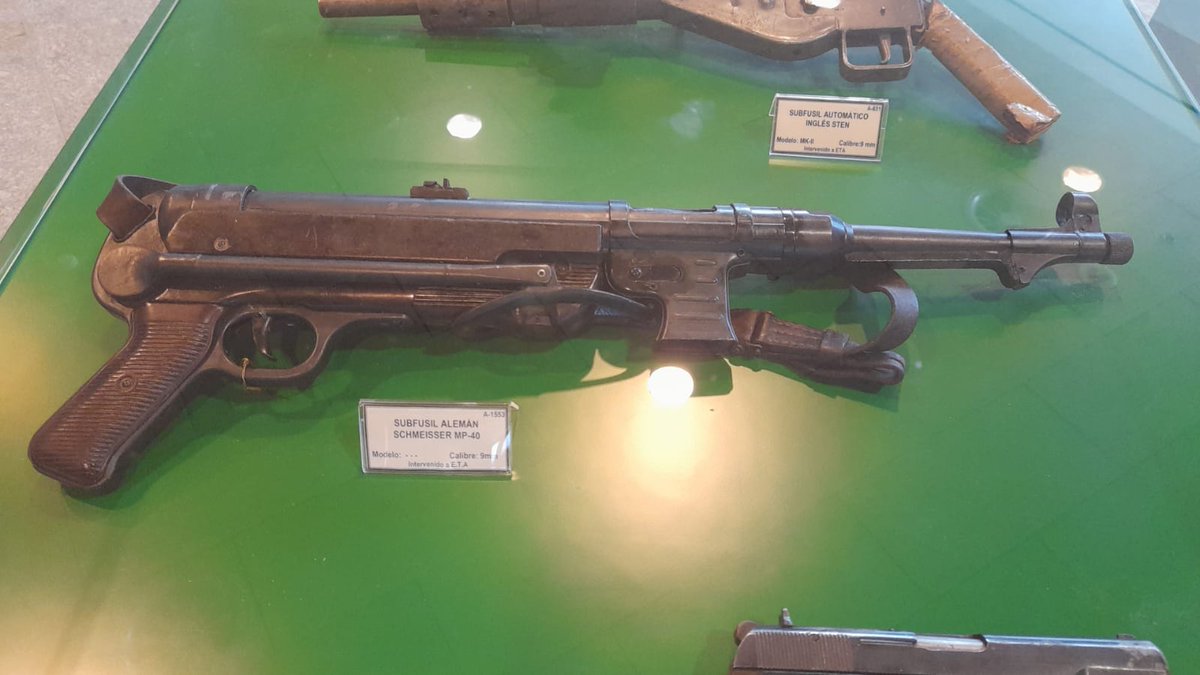 Un módulo emotivo en nuestra exposición está dirigido a recordar a los Guardias Civiles asesinados por las bandas terroristas ETA y  GRAPO. En ese sector podrás ver armas que la Guardia Civil ha intervenido a comandos  en su lucha constante contra el terrorismo.