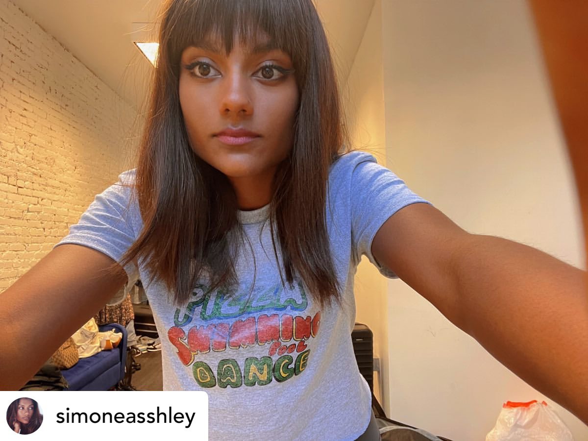 lynn4257's tweet photo. 💛👸🏾 Credit: Simone Ashley. #SimoneAshley #SimoneSaturday #TeamSimone https://t.co/mVOVDE8yg0