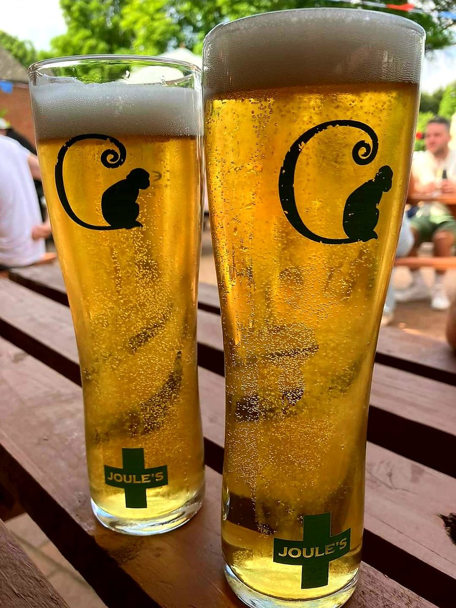 Thank you to all of you beauties that turned out in your masses for our Jubilee Garden Party... 🇬🇧🎶🍻

We had the best day and hope you did too! Thank you also to the guys at <a href="/citycornercafe/">city corner cafe</a> who joined us with their Spud On The Corner. Also our amazingly talented performers 🎶👌