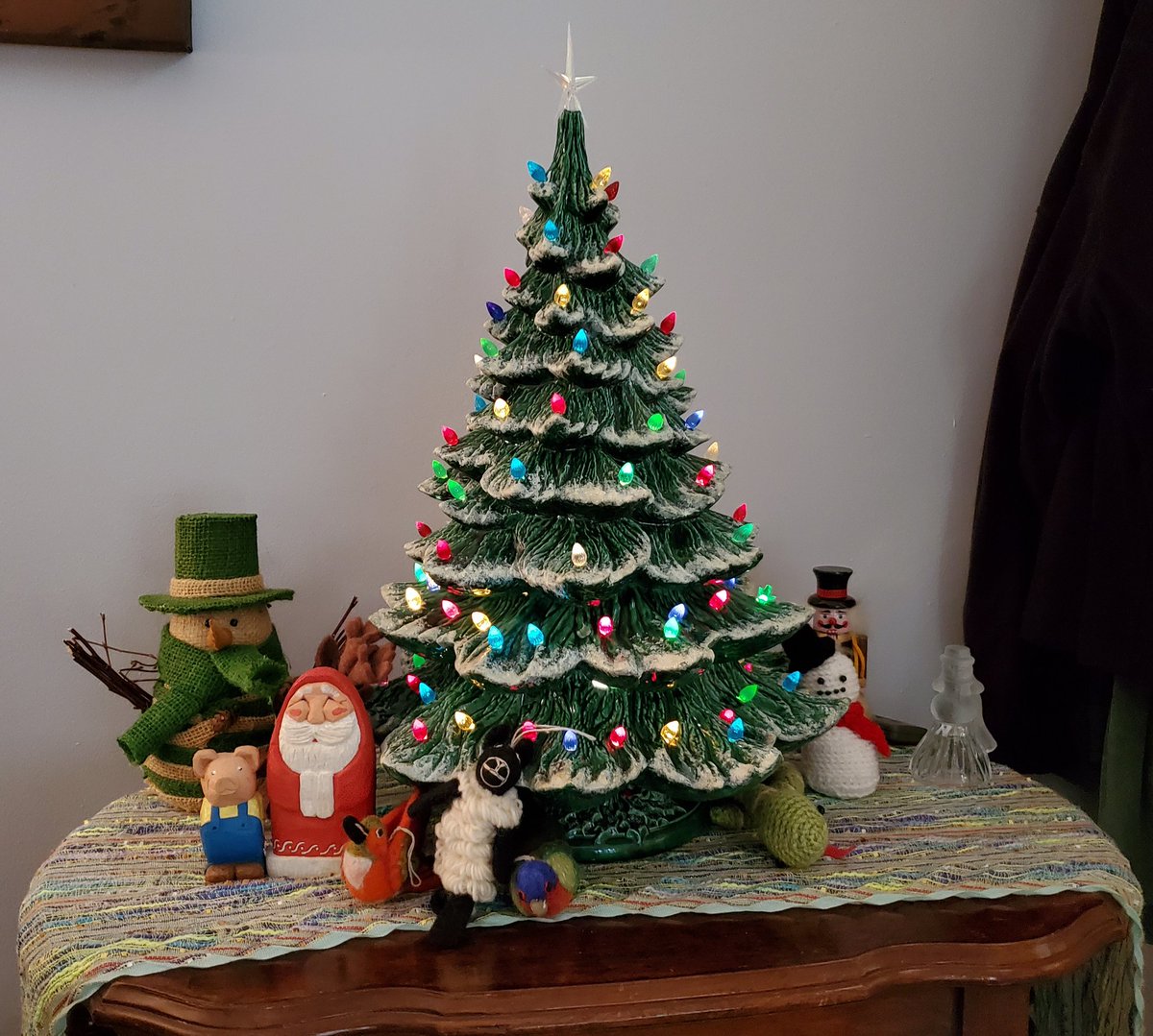 missdillpickle's tweet photo. @chaddukes I 💚 my ceramic tree https://t.co/nfauOZV3SD