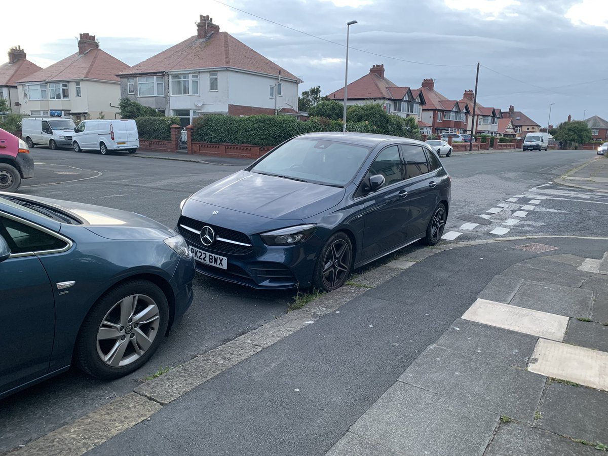 Colalowe's tweet photo. @LancsRoadPolice people visiting a house nearby keep leaving there cars on the corner causing a hazard, there’s plenty of space elsewhere on the street but they insist on leaving them here, is there anything that can be done to prevent it? https://t.co/uX9aTEzHNe
