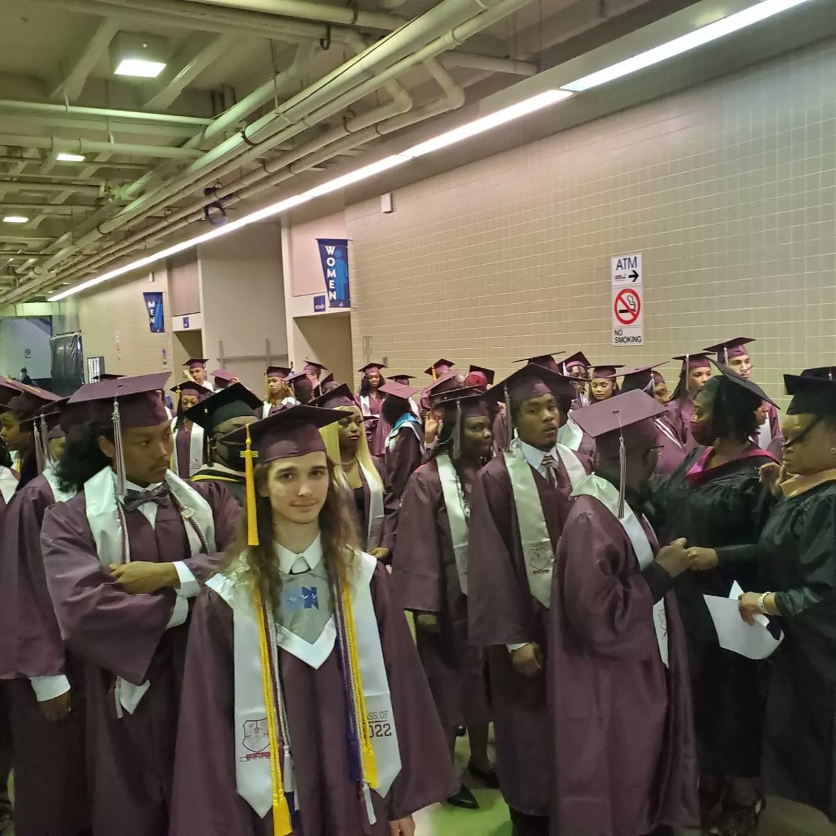 HeritageHS's tweet photo. Congratulations to the Class of 2022!  
#5800Family #canepride #OnAMission #nnpsproud #NNPSGrad https://t.co/GJCXgvs7qr