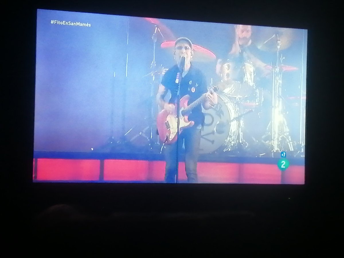 JaviDR_94's tweet photo. Para esto pagamos la televisión pública! Sí, joder! #FitoEnSanMamés https://t.co/YP6pcSZyE6