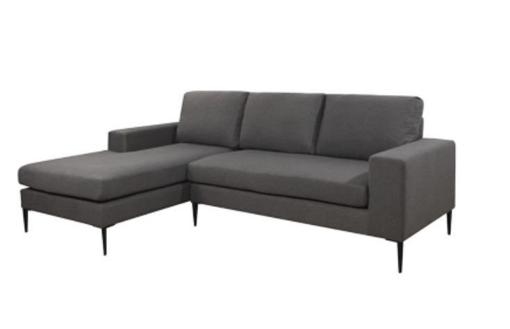 Bernarditadb's tweet photo. @FalabellaAyuda compramos un sillón para el cyberday y llego parte del sillón, dejamos un reclamo y no hay respuesta. Llamamos al chofer y nos cortaba. Me parece una falta de respecto como pueden enviar solo una parte. Necesito respuesta inmediata pedido 6094240629 @SERNAC https://t.co/aFpJP6YP7A