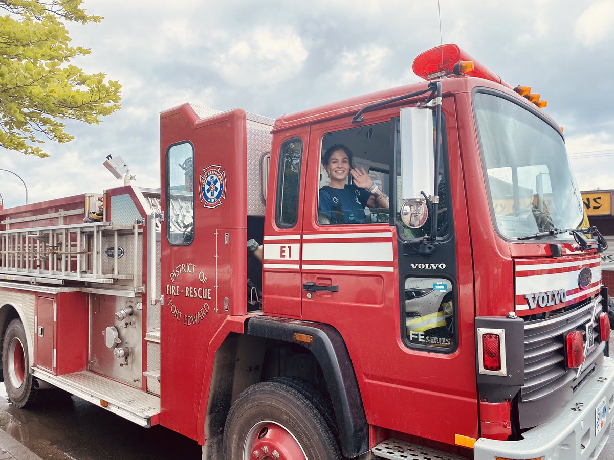 mikemcd79's tweet photo. #PEVFD happy to part of the #seafest2022 parade! https://t.co/vBbWwekHfR
