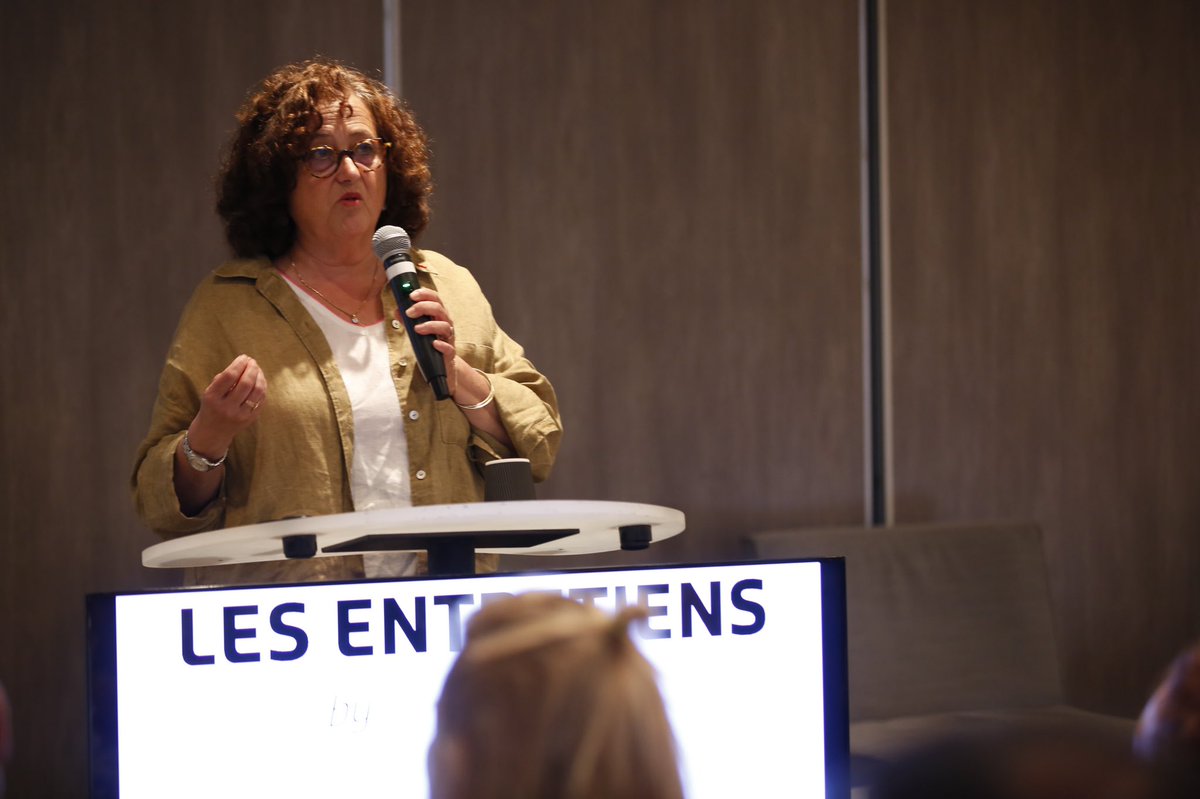 💡 L’omniprésence des technologies du numérique dans notre environnement façonne nos manières d’être, de penser et d’agir. Solange Ghernaouti, Directrice, SCARG nous a apporté un regard critique sur notre monde où l’informatique est un instrument de puissance.