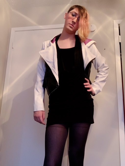 Me during my pornhub shoots vs afterwards in normal clothes and bad posture https://t.co/c3HApnpmDQ<a href="/tag/pride"class="tags"><span>#pride</span></a><a href="/tag/transisbeautiful"class="tags"><span>#transisbeautiful</span></a>