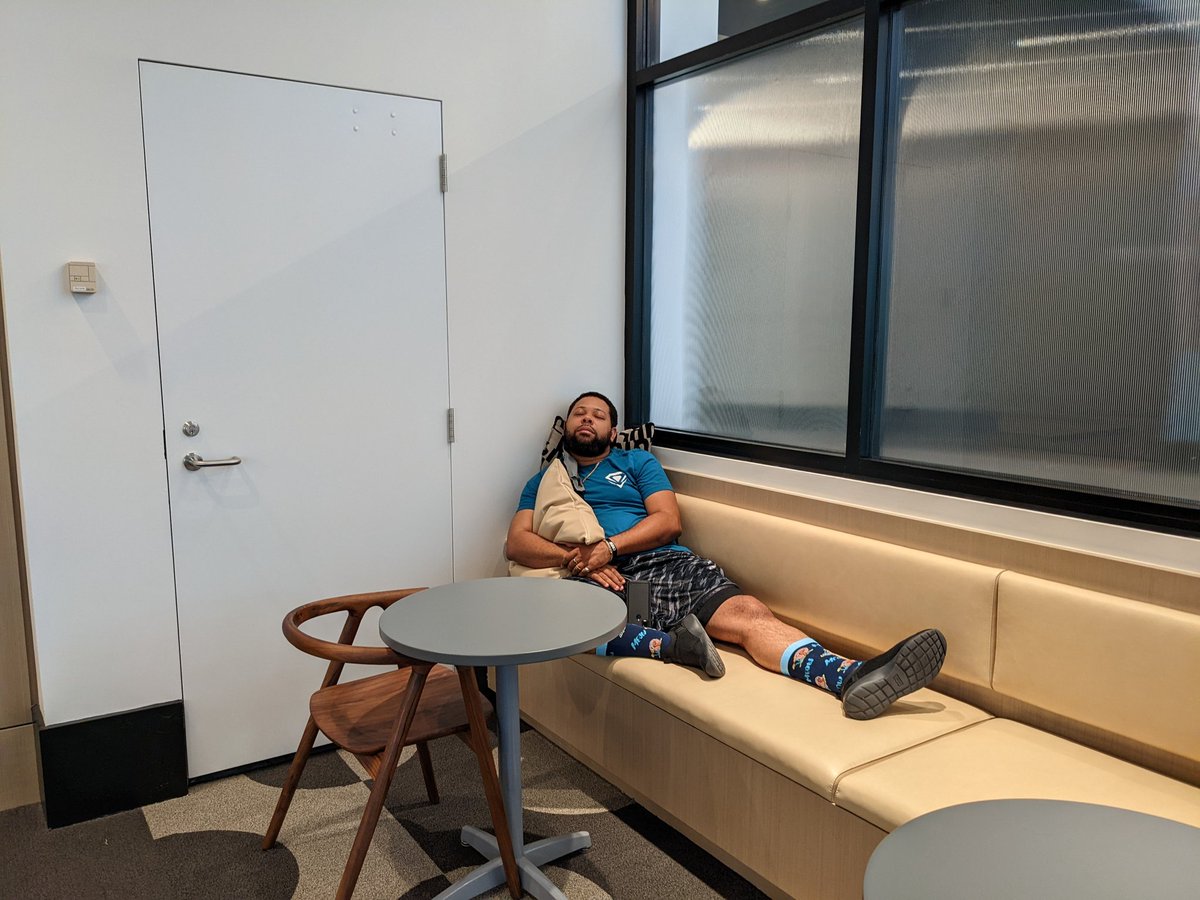 Napmasterflex

We love a well rested king. Catch him on the side stream now. Twitch.tv/probrawlhalla