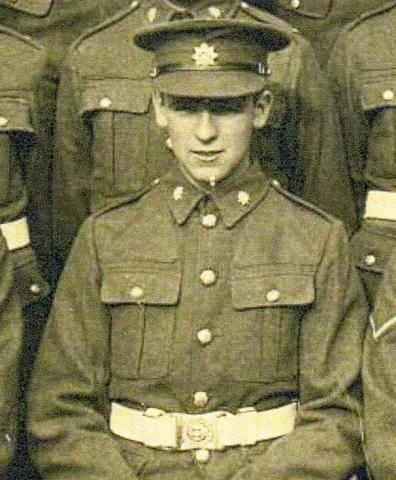 6thairborne's tweet photo. L/Sgt. Cecil Alfred Taylor 12th Bn (Airborne) Devonshire Regiment KIA 12th June 1944 aged 30 buried Ranville War Cemetery
"HE DIED THAT WE MIGHT LIVE. GOOD-NIGHT, DARLING. JEAN, CECIL AND HAZEL"
#DDAY78 #OpTonga https://t.co/BrRLuPff49