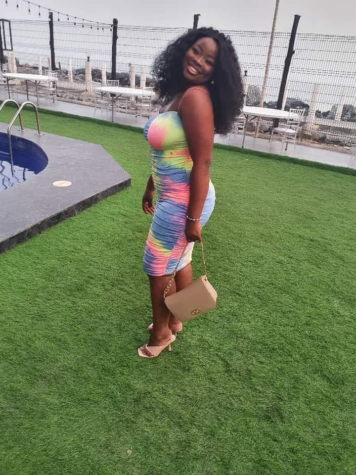 wunmiBams's tweet photo. Any cute single guy available for movie date tomorrow #evening #doggy you must have your PVC.
My dm is opened 👏 https://t.co/5GolGPIjos