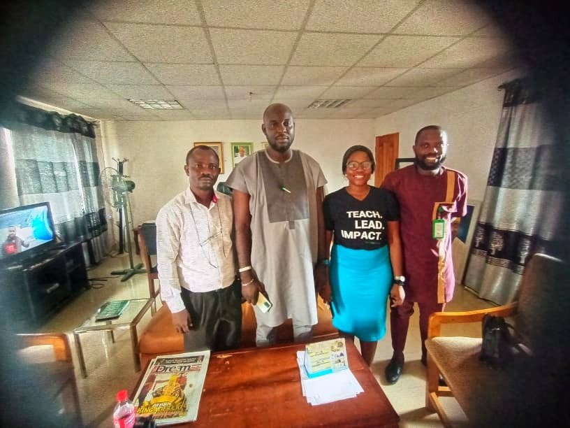 BKemasuode's tweet photo. Engaging with our stakeholders continuously cannot be overemphasized in respect to the impact we lead.

Earlier this week,myself and some of my Fellows paid a courtesy visit to Oba Abdulrashed Abayomi Banjo, the Olokine of Ojowo and the Chairman of Ijebu North LGA.

 . https://t.co/0pWfXDM3kg