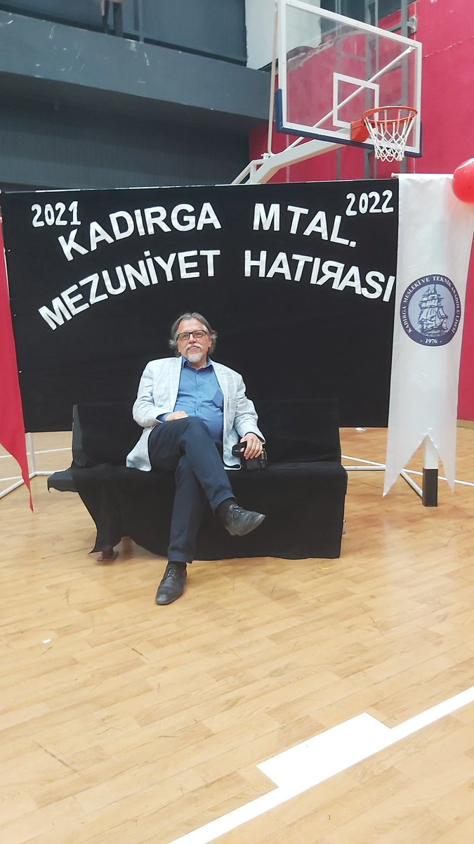 HTugsavul's tweet photo. @kadirgamtal Mezuniyet töeni harikaydı. @FatihmemIsg @Asbest54264985 @isgkimdergmail1 @isgobder @istanbulilmem @istengecmeden @ilkyardim44 @FatihilceMEM https://t.co/hnbNlRUANG