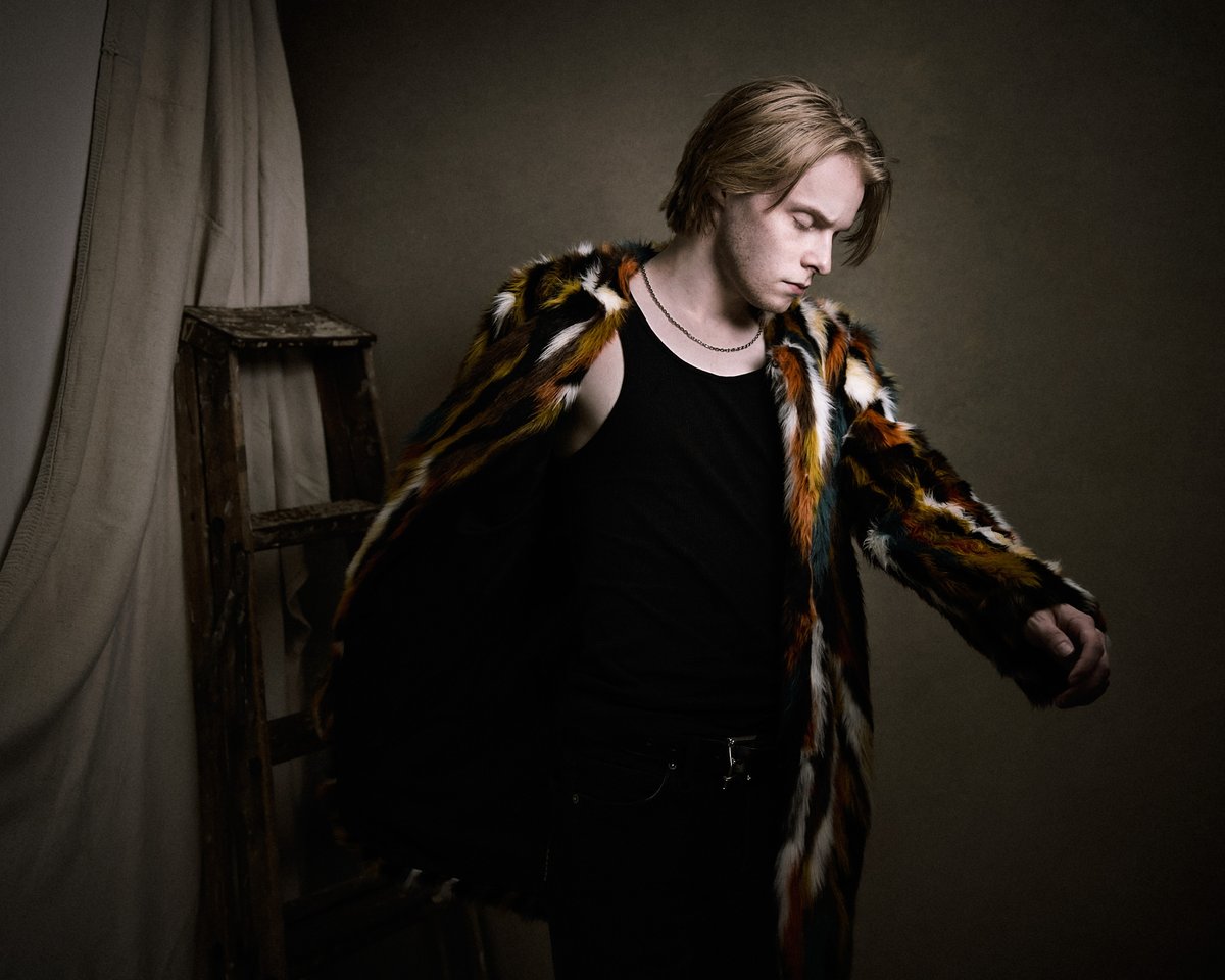 photobygaryb's tweet photo. Photography is my Art. That's it. That's the post. 

#VanityFair #Portraits #Contemporary https://t.co/ckqDVAOxEw