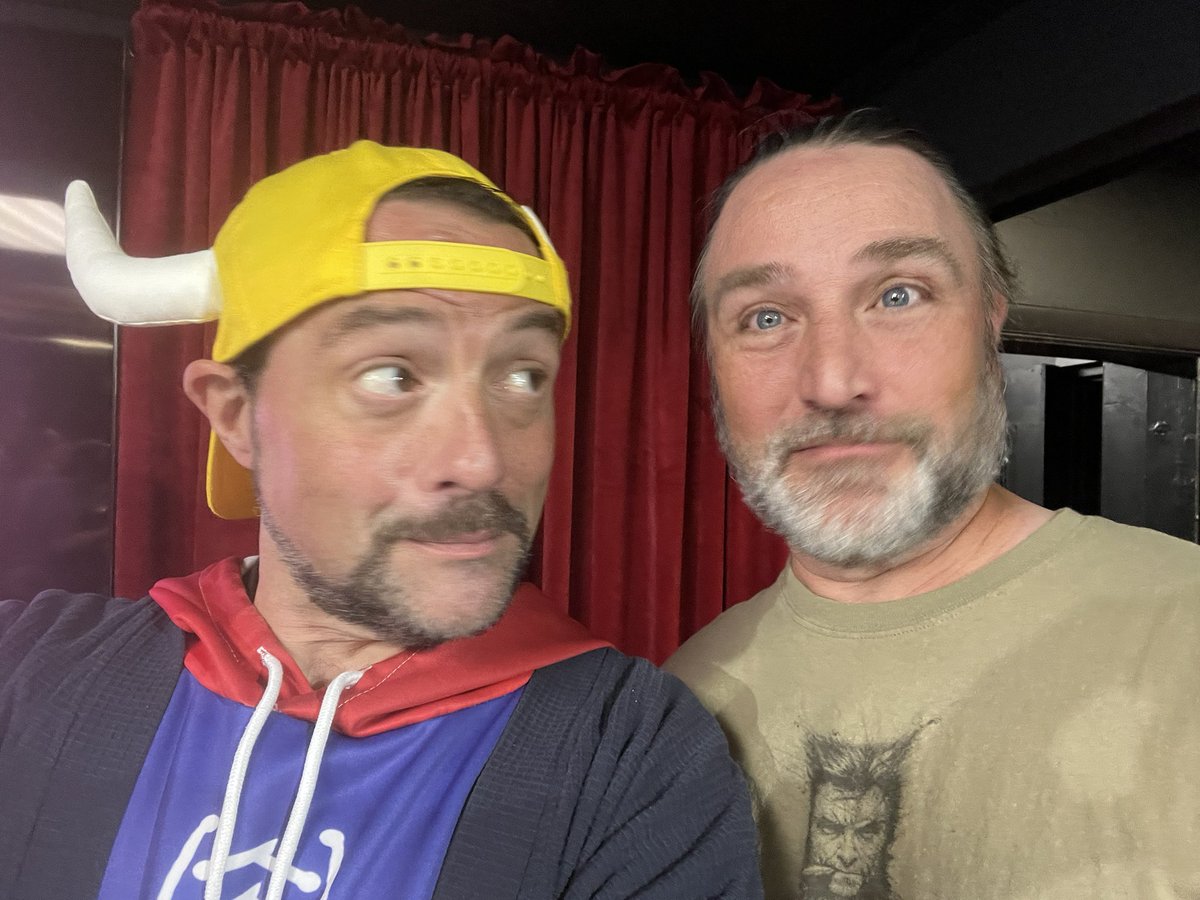 JamesTBonk's tweet image. My first trip to the #smodcastle and #TKSCSOTU always fun when @ThatKevinSmith comes back to NJ #deerinheadlights #clerks #mallrats #chasingamy