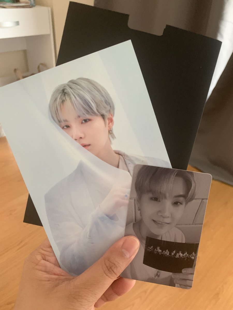 just_aprilivy's tweet photo. Got my #BTS_Proof album from #hmvBirmingham! Thank you for the freebies. It was so nice to see and meet fellow Armys! ๐ Till next time! #HMVBTSProof https://t.co/PFNKBWf7td