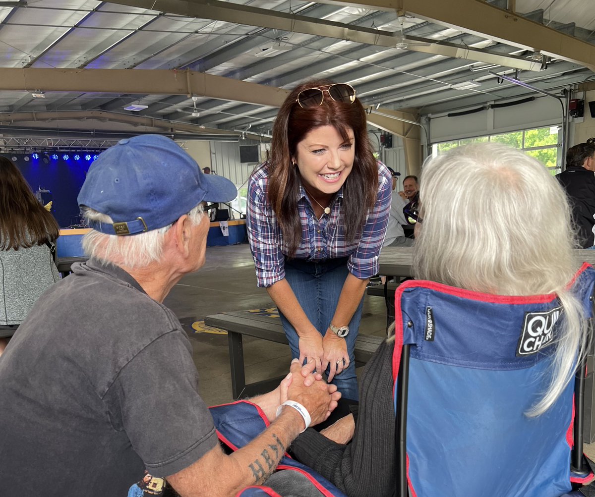 Rebecca Kleefisch tweet media