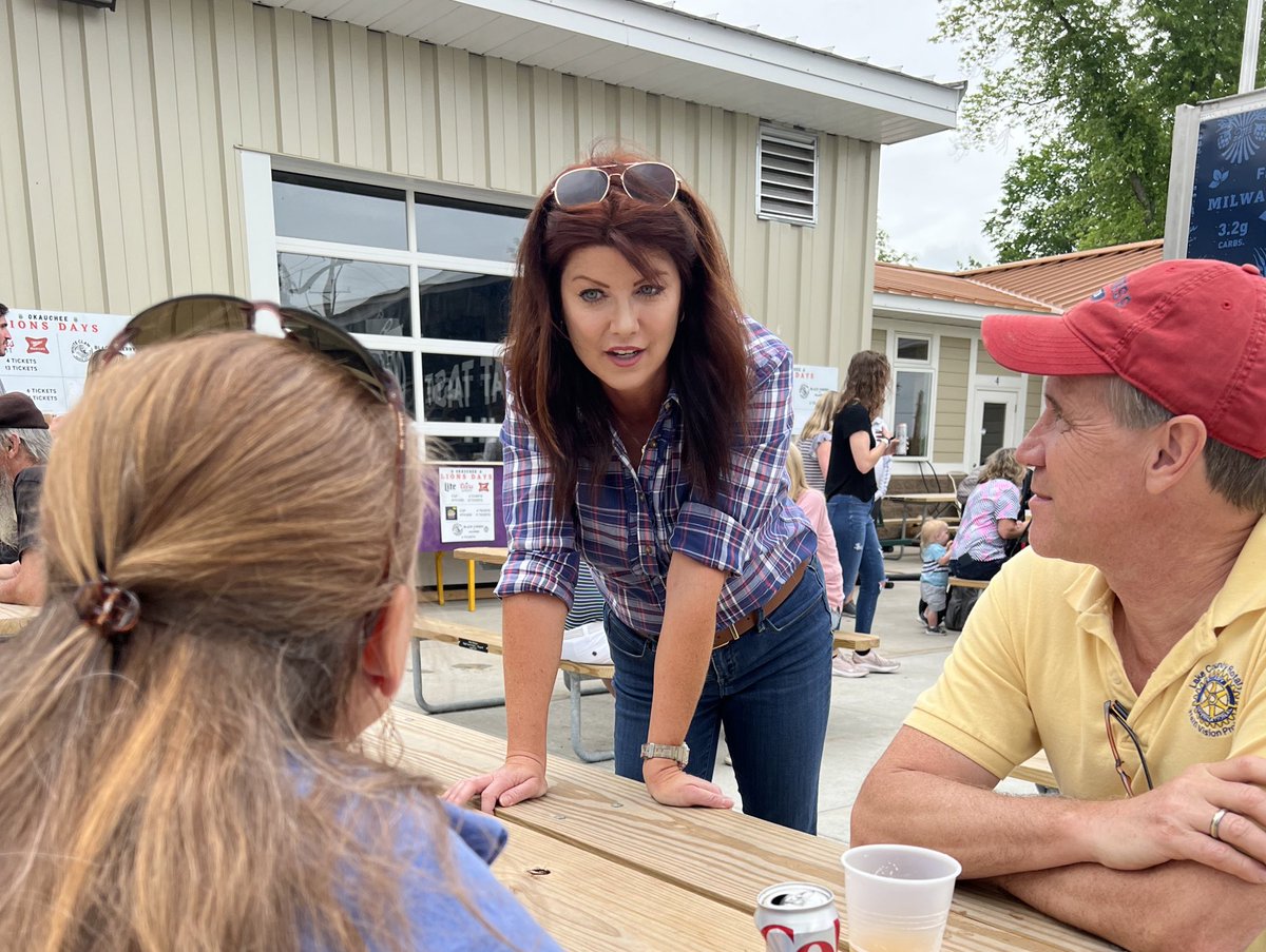 Rebecca Kleefisch tweet media