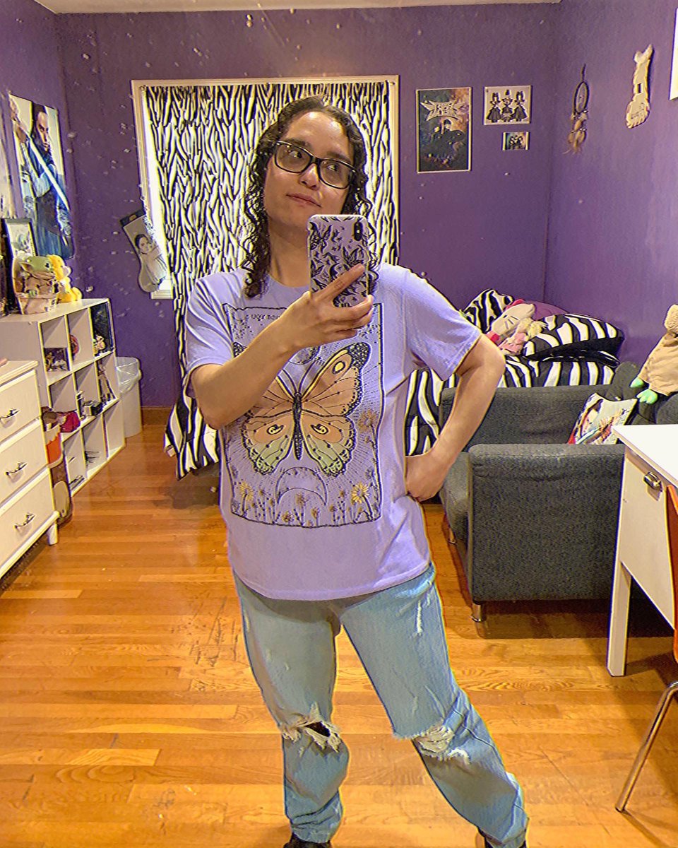 blancadsalazar's tweet photo. 🪞✨
•
•
#photography #picoftheday #oldschool #retro #90sfashion #momjean #bluepants #indiefliter #old #rip #iloveit https://t.co/eeJXGH6cxj