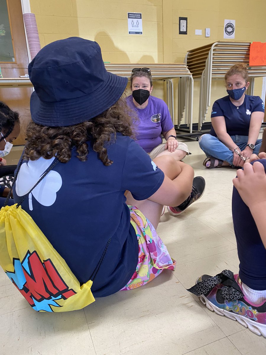 DSAGirlGuides's tweet photo. What a great afternoon at the @GGCNovaScotia Spark-Brownie event! Special thanks to @HalifaxPolice Constable Tanya Lambert, Engineers (and Guiders) Cathy Langille and Sarah Devereaux, and @beckykentHRM for talking about their careers to tell the kids “YES WE CAN!” https://t.co/Eq9RmtPzUs
