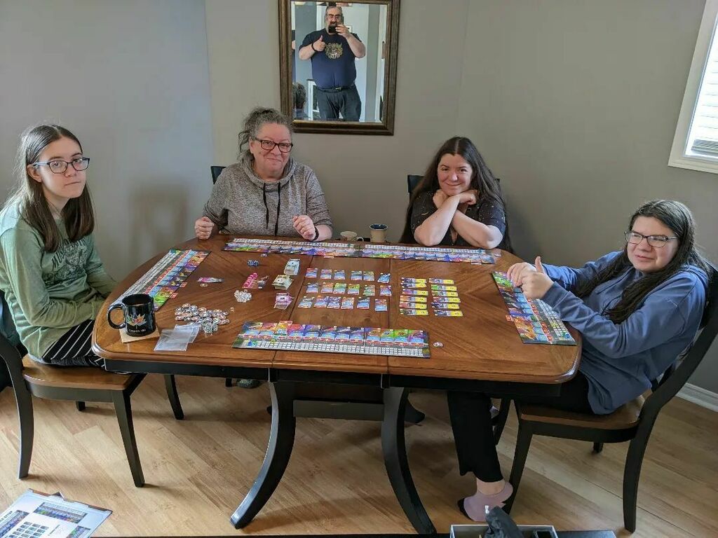 TabletopBellhop's tweet photo. Five Player Space Base!
#SpaceBase #SpaceBaseGame #FivePlayerGame #FamilyGameNight #ThreeGenerations https://t.co/O6aQNdr1vx https://t.co/7QyUQ4arh6