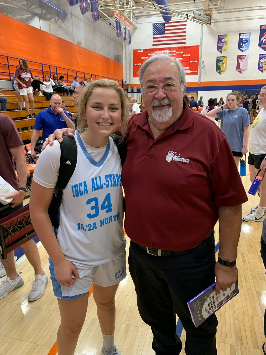 BooCurley's tweet photo. PROPS!!! @georgia_duncan3 @BrooklynM24 @_katiekrupa @PetersonElynn @sophie_bedell @caitlynthole @LuneElla #boocampfamily https://t.co/XQAA2lr4rH