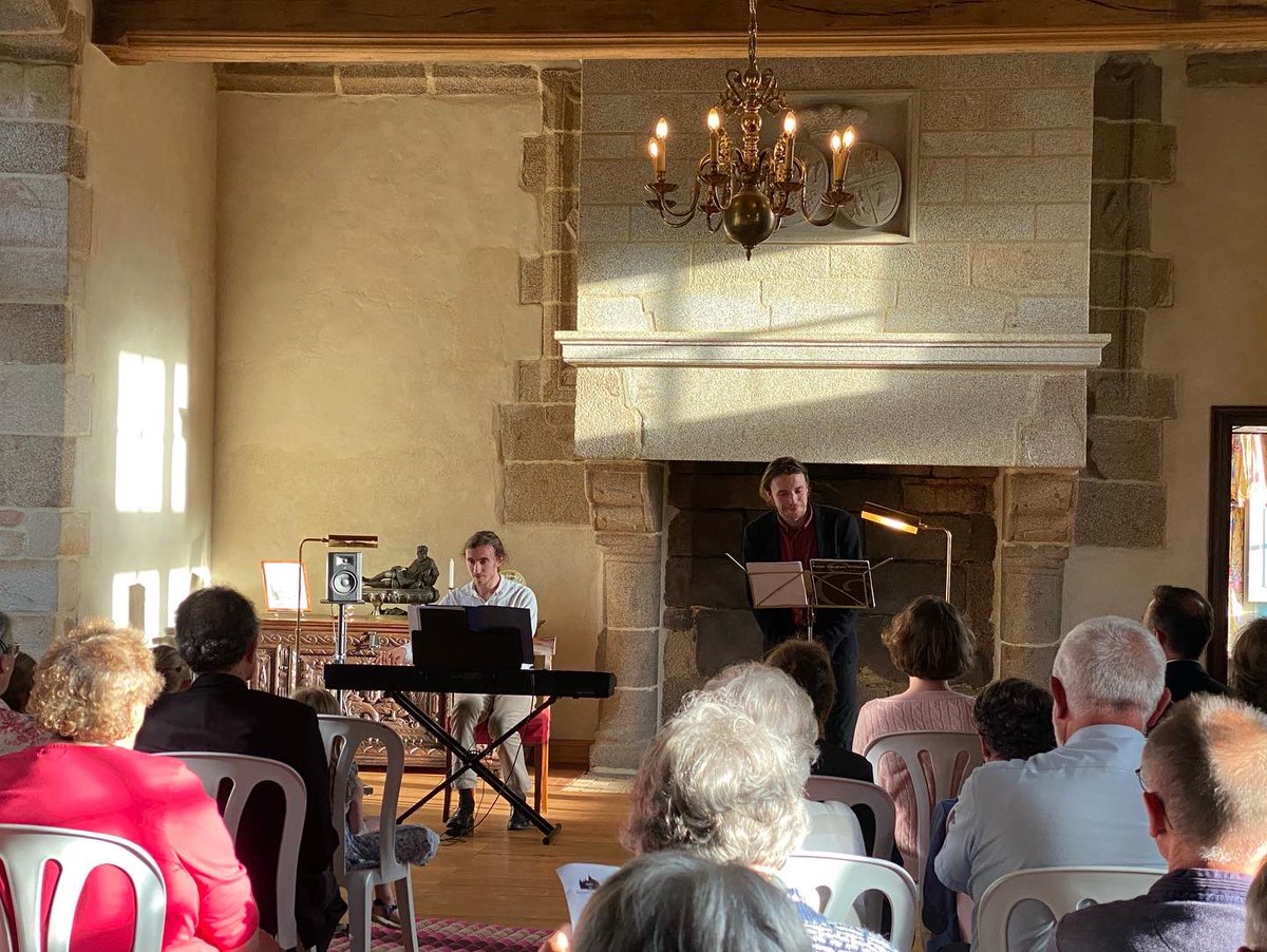 Aymdegouvion's tweet photo. Week-end en musique #CantonValcouesnon: Concert de la talentueuse École de musique Jeanne Morel #MaenRoch puis récital de grands airs #opera organisé par les amis de #Bonnefontaine #Antrain , dans le cadre majestueux du château!
Un seul couplet: La Musique pour tous!! https://t.co/CruFSQ9Aup