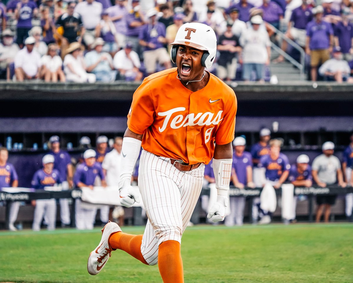 TexasBaseball's tweet photo. LEARN HIS NAME. DC. https://t.co/ZCEsTlPZU1