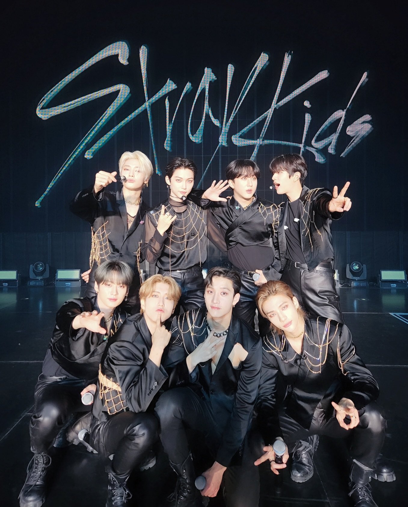 Stray Kids Japan Official on X: Stray Kids Japan Official on X: