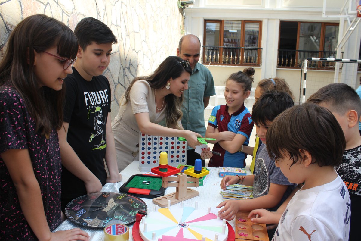 tarhankoleji's tweet image. 2022 BİLİM VE KÜLTÜR ŞENLİĞİ

Okulumuzda her yıl düzenlenen ve yıl boyunca hazırlanan projelerin sergilendiği Bilim ve Kültür Şenliği büyük bir heyecanla tamamlandı.

#tarhankoleji #tarhandabugün #eğitimlegeçen63yıl #bilimşenliği