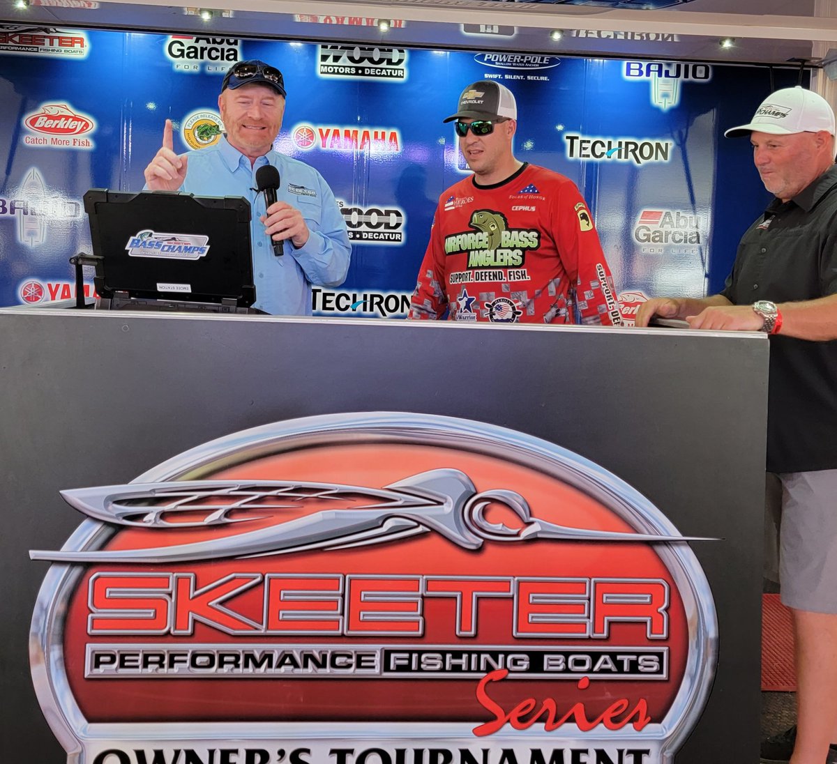 ArmyBassAnglers's tweet image. #AirforceBassAnglers hit the stage in the 4th Hr of the 2022 #SkeeterOwnersTournament--HOOAH! #SupportDefendFish