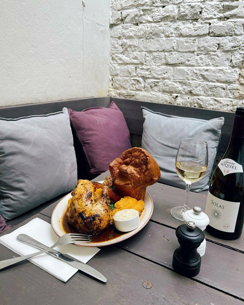 arms_albert's tweet photo. What’s your plans for Sunday? 
Visit us for the best roast (just saying ☺️) in South London 🤗📞 https://t.co/vM9X2nz2KA https://t.co/ynoqPt1dKX
