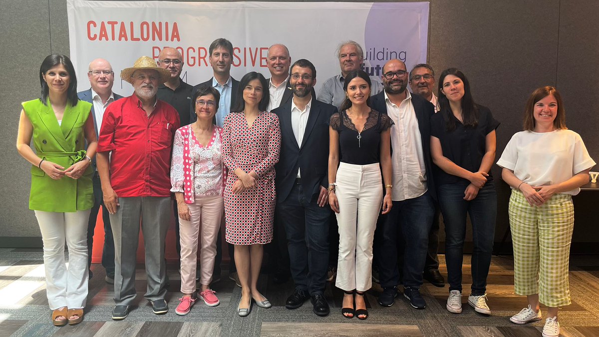 martavilaltat's tweet photo. Construim alternatives a Europa i al món contra el discurs d’odi i la deshumanització de la vida.
Sempre contra el feixisme i a favor de la democràcia, els drets i les llibertats.
En temps de foscor teixim esperances compartides. Hem celebrat el #CatProgressiveForum https://t.co/Cf8P2hT3Bm
