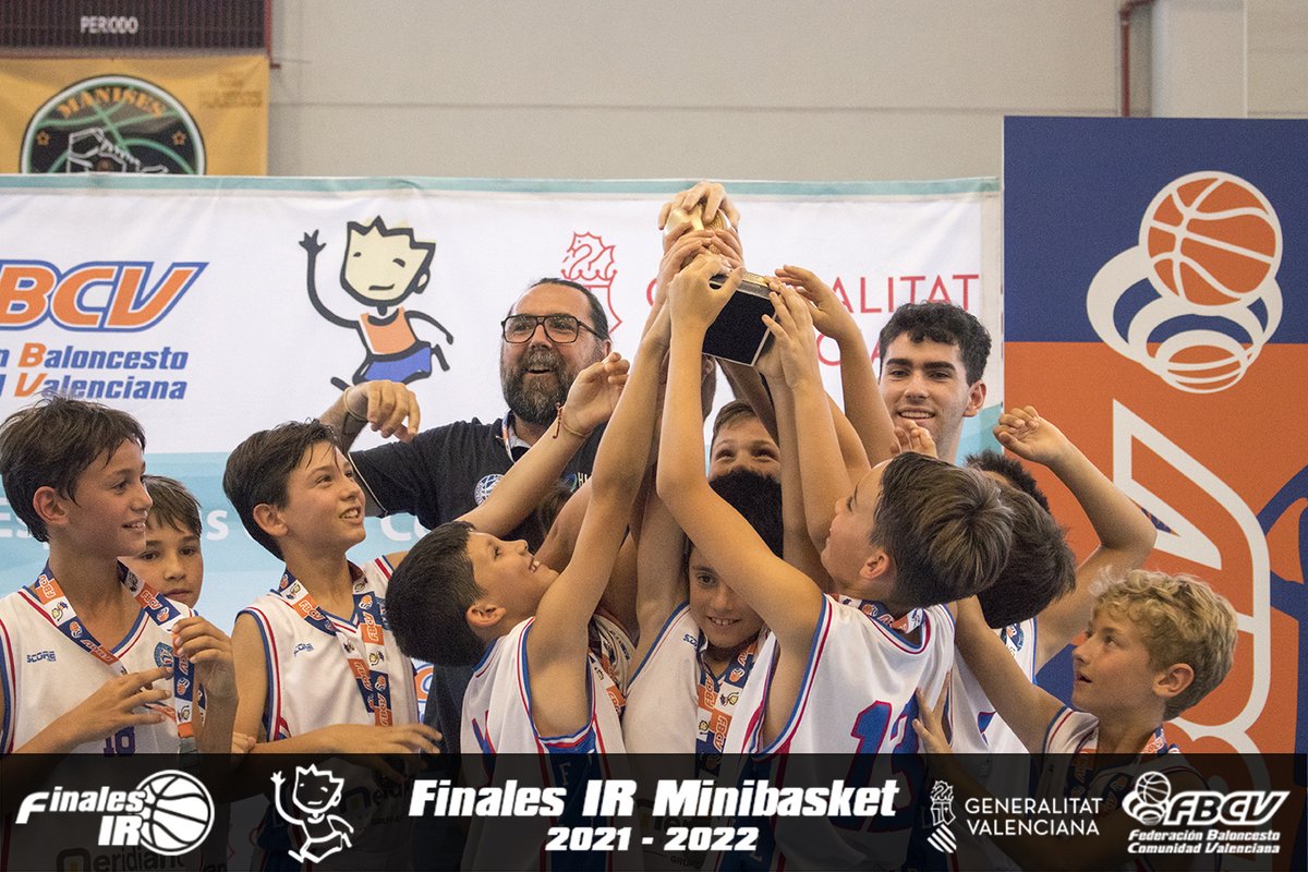 FundLucentum's tweet photo. #BaseFLBA | Victoria del @SMeridiano FLBA Benjamín A por 43 a 42 y se proclaman 𝘾𝙖𝙢𝙥𝙚𝙤𝙣𝙚𝙨 en categoría preferente

¡Enhorabuena! ¡Muy orgullosos! 💙💙

#SomosLucentum https://t.co/r4jB9EghcU