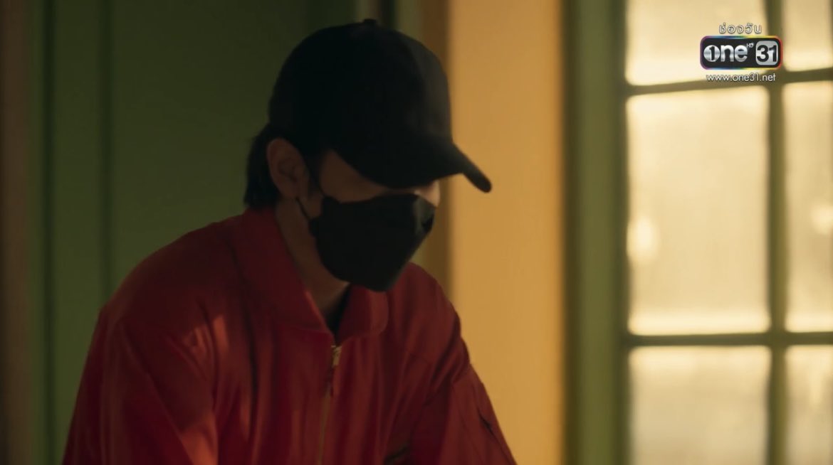 Hoeny_lemon's tweet image. พีท : ผมต้องไปครับ เพราะคนดูรอผมไปห้องแดง หลาย Ep. ล่ะครับ 5555 #KinnPorscheEP10