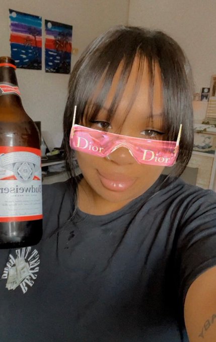 #Budweiser Anyone? Where&rsquo;s The Girls Who Loves #Beer 🍺 💋 https://t.co/98GGLlQQHz<a href="/tag/budweiser"class="tags">#Budweiser</a><a href="/tag/beer"class="tags"><span>#beer</span></a>